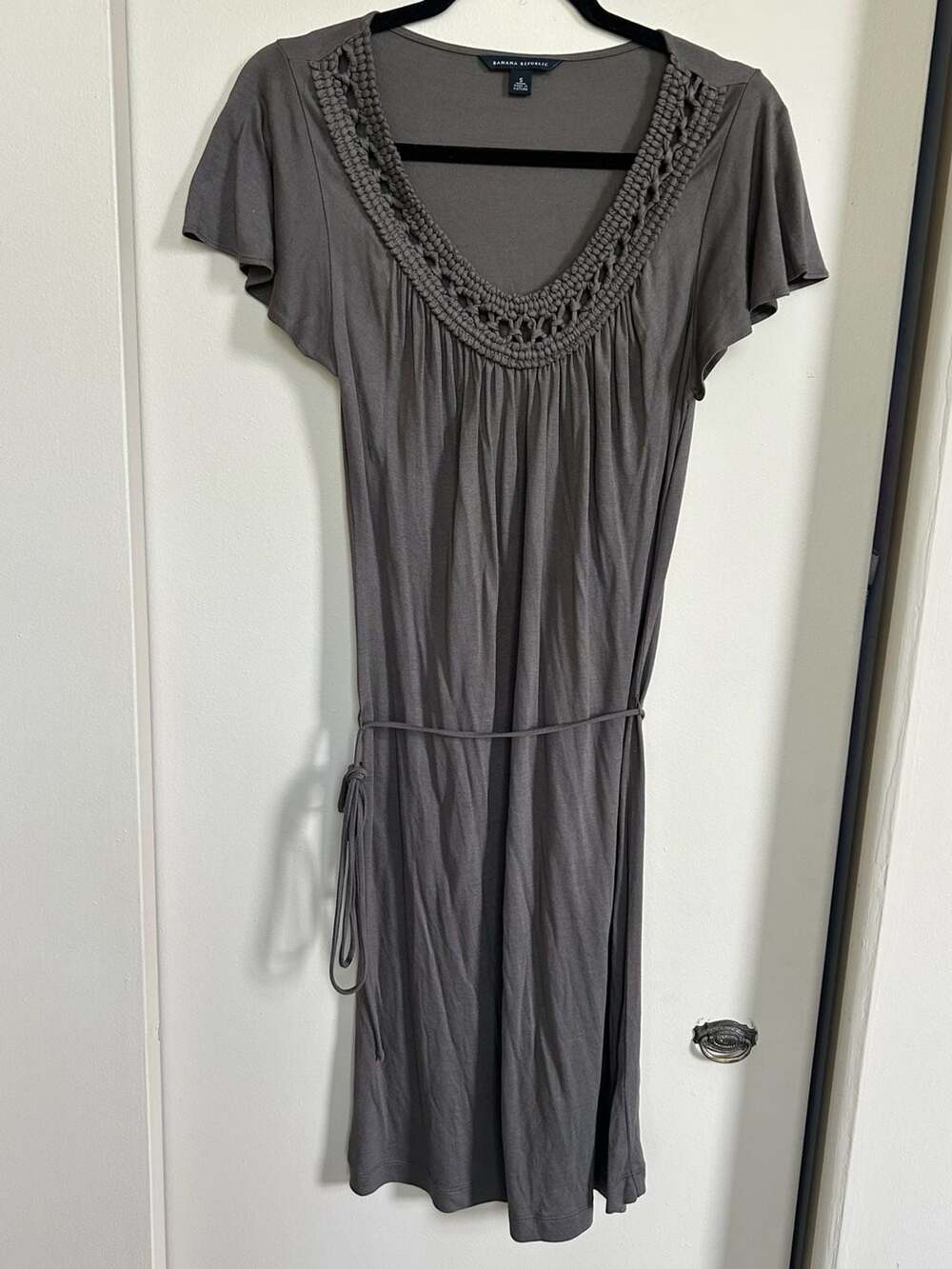Banana Republic Taupe Gray Crochet Scoop Neck Cap Sleeve Dress
